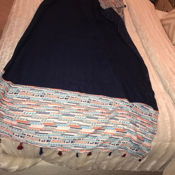 Scarves - Picture 4 of 8